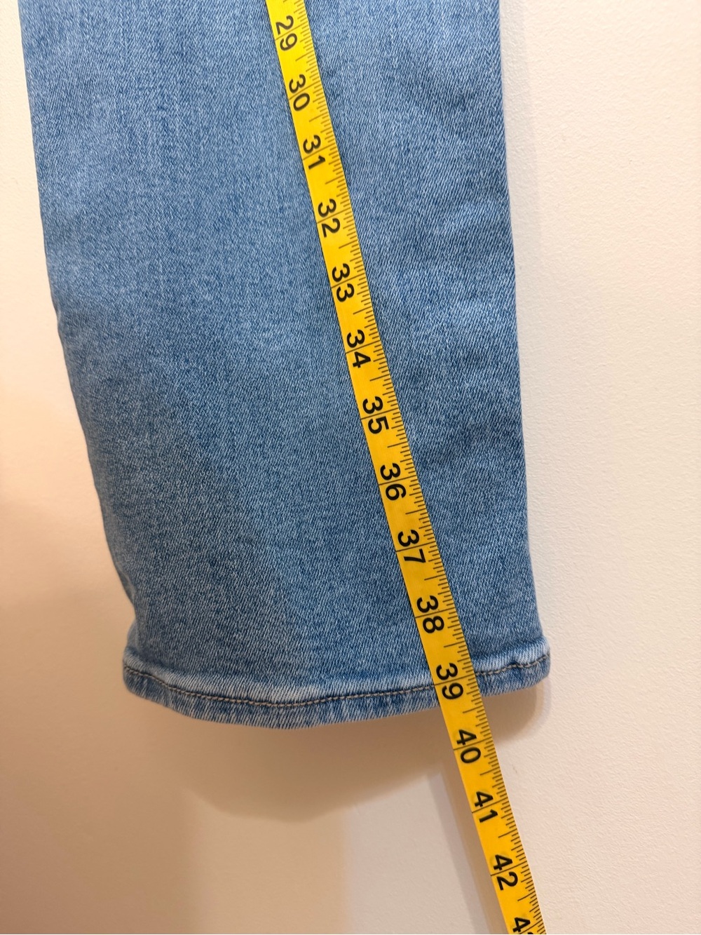 Hidden Jeans Light Blue Straight-Leg Crop Jeans - Women - Picture 13 of 13